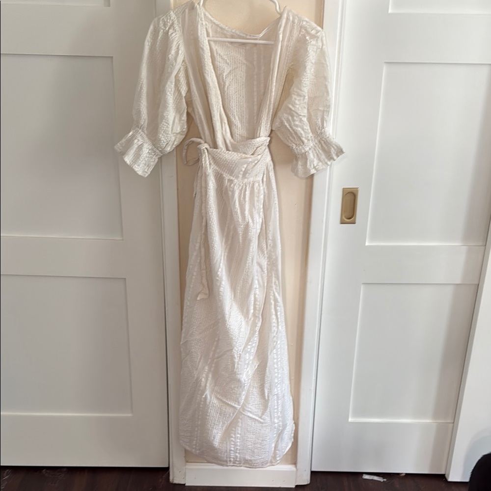 DOA UMA maxi White Wrap Dress - Picture 5 of 9
